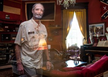 Eerie From All Eight Sides