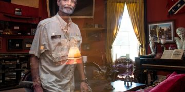 Eerie From All Eight Sides