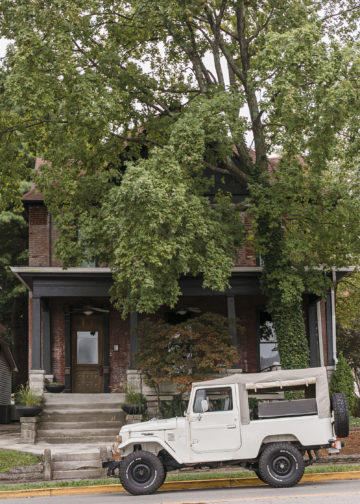 A modern getaway: eight16house